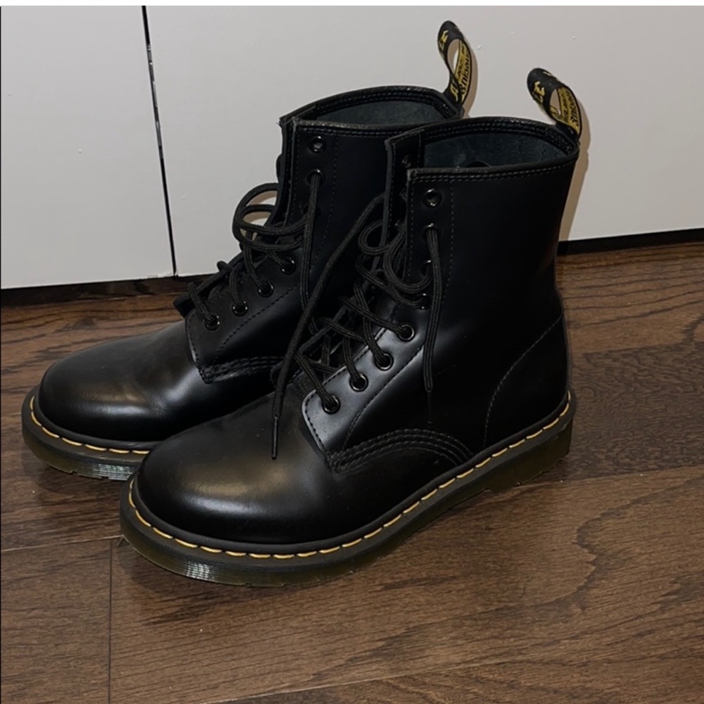Dr Martens 1460 Smooth Leather Lace Up Boots